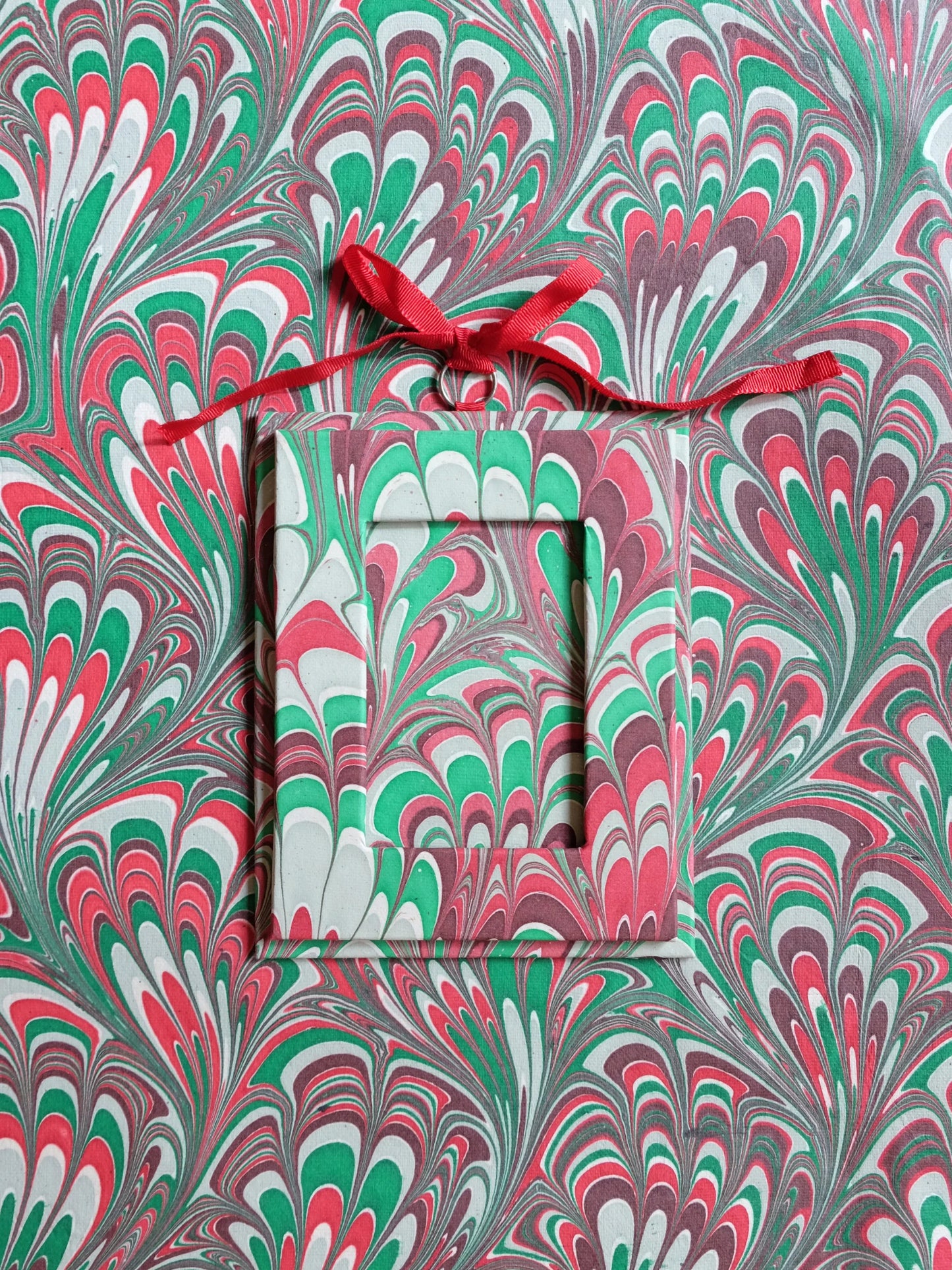 [PRE-ORDER] Holiday Picture Frame Ornament in Festive Marble