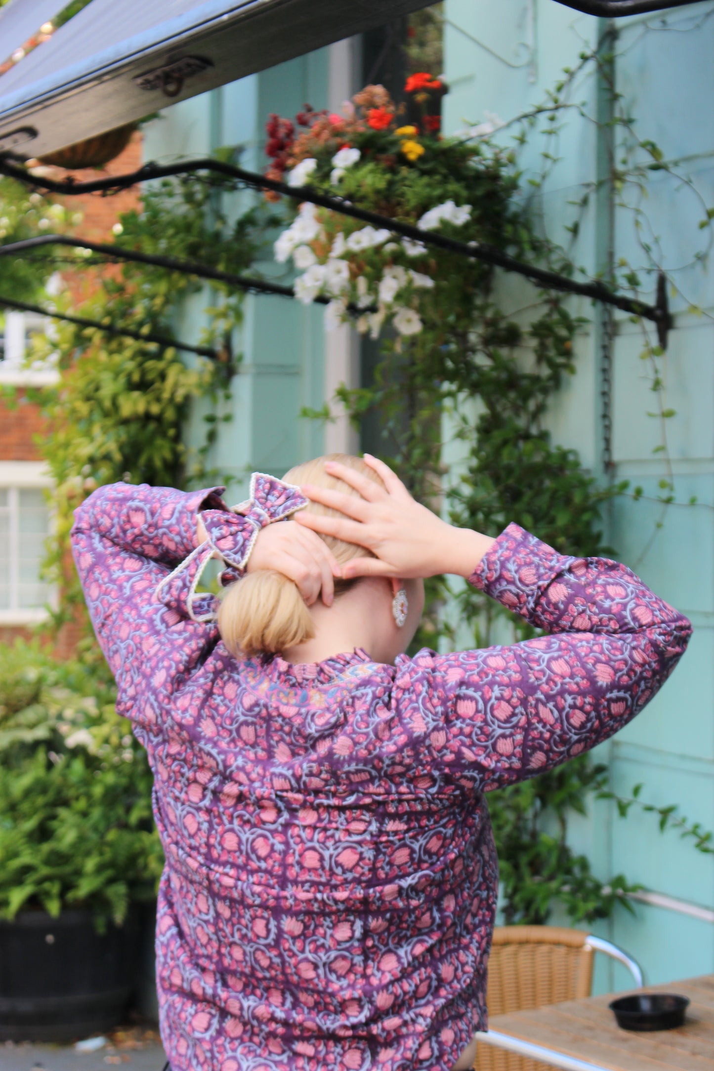 Rani Bow Scrunchie in Blooming Vines