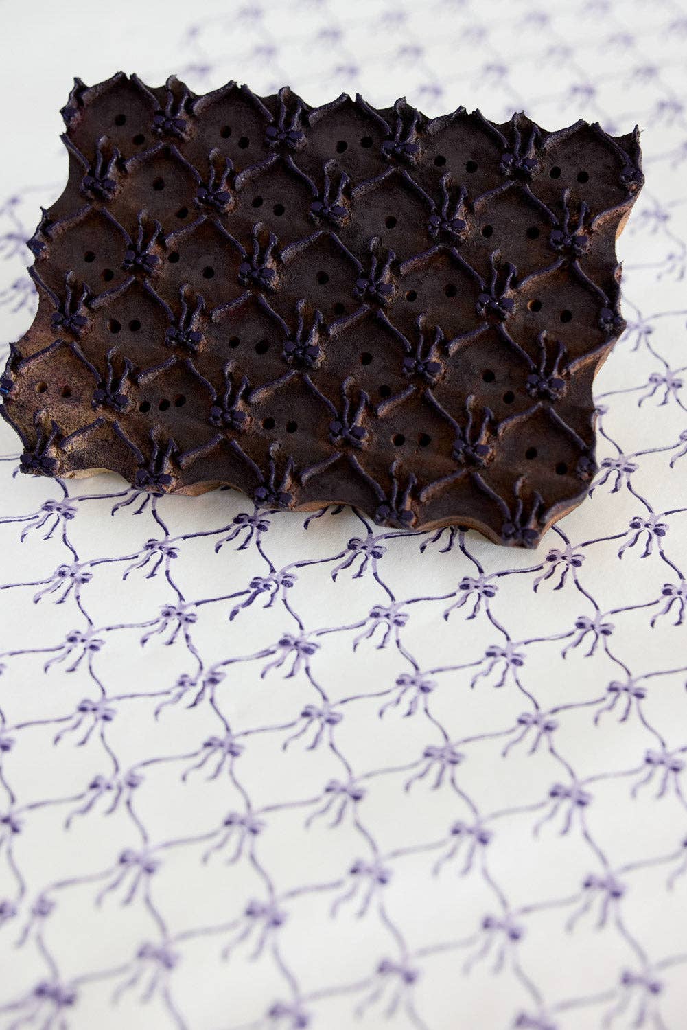 Block Printed "Happy Birthday" Bow Card - Bows Violet Meringue